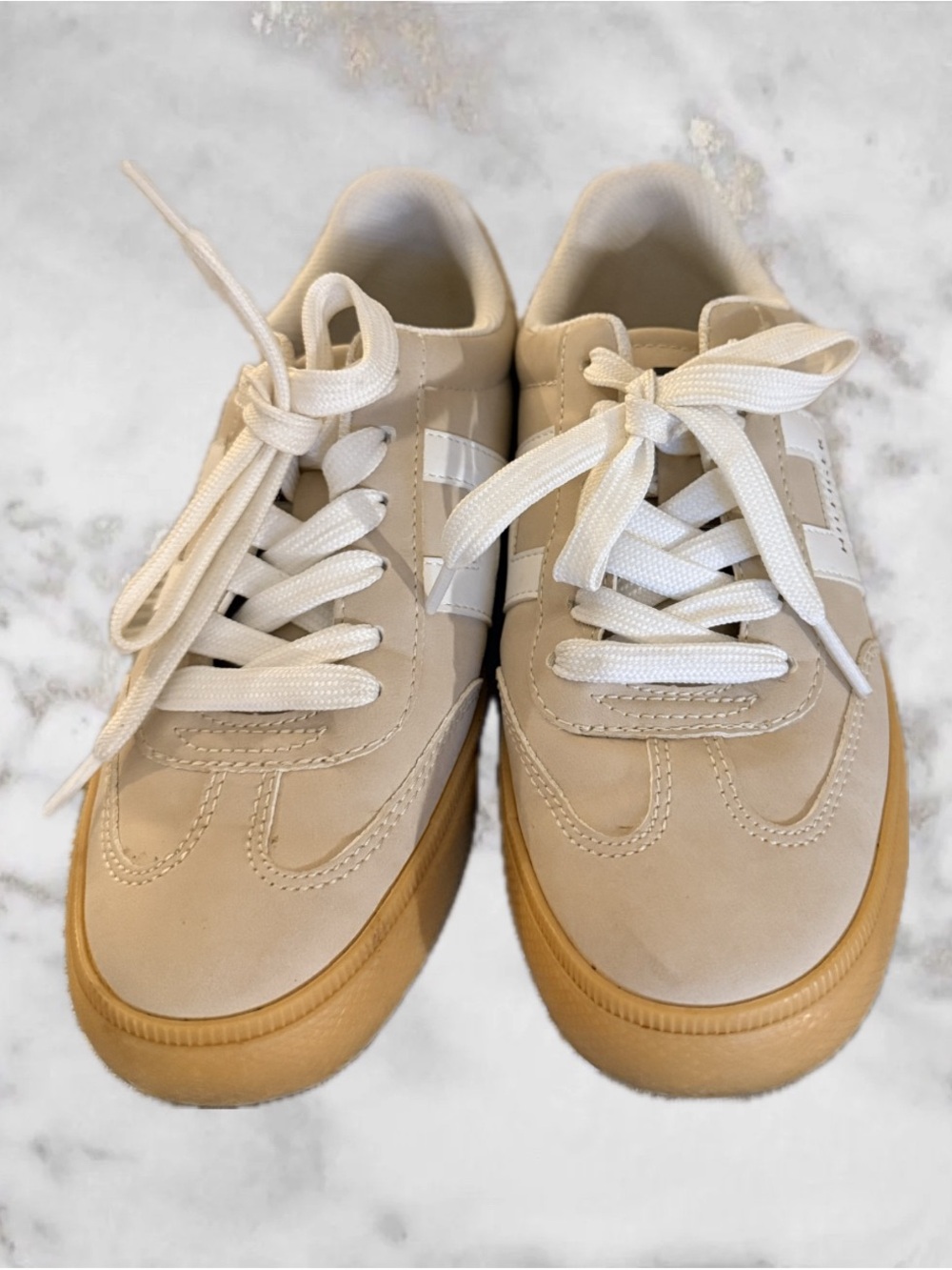 Tommy Hilfiger Casual Beige Lace-Up Sneakers with Gum Sole